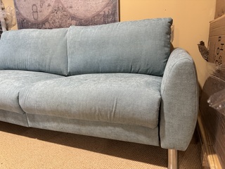 2,5 zits bank, blauw stof, rvs poten